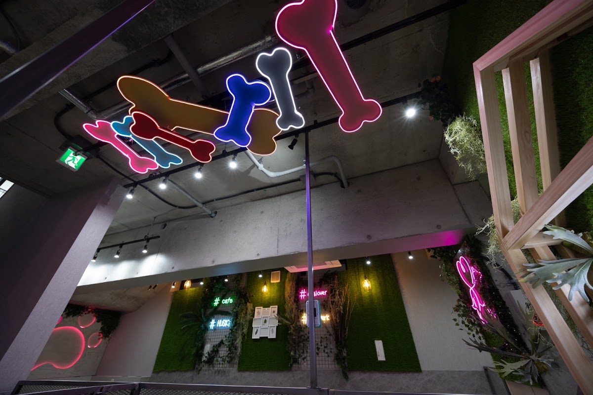 HUSKY CAFE TOKYO